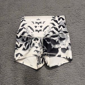 Lululemon Pretty Plume Boogie Shorts size 2